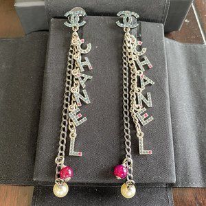 ❌SOLD ❌💗 Rare CHANEL Dangling Earrings